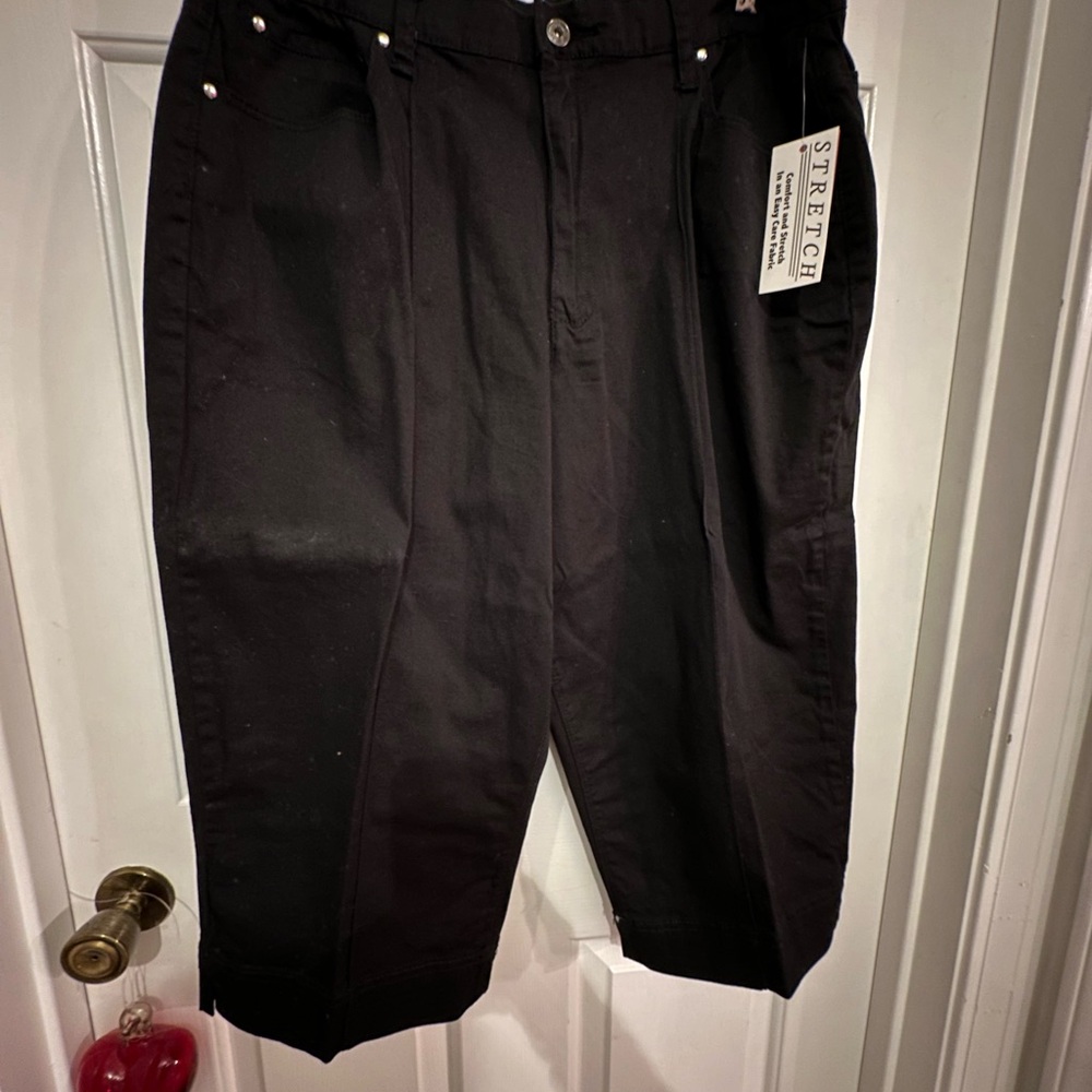 Bon Worth Black Capris